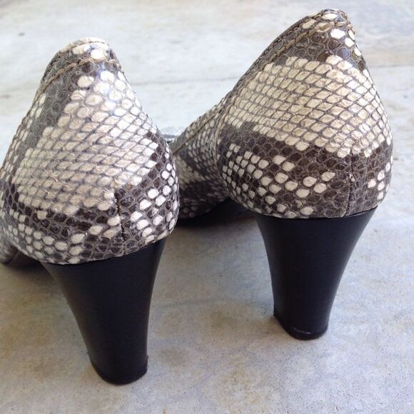 AGL Gray White Snakeskin Embossed Leather pumps Euro 36.5 - Picture 5 of 6